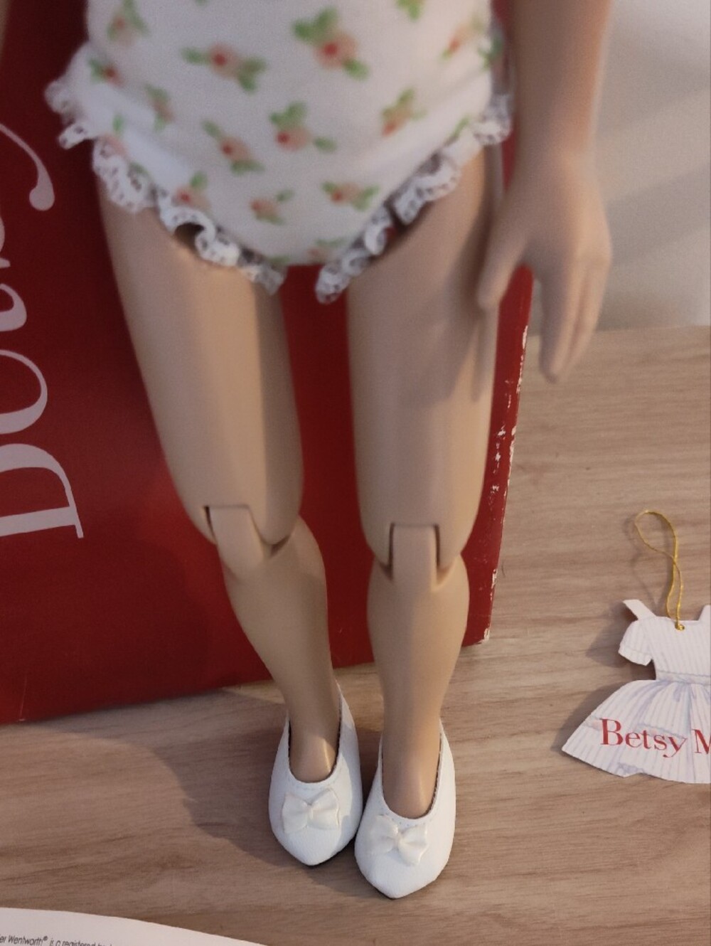 Betsy McCall Brown-Haired Doll in White Floral Outfit - Picture 5 of 9